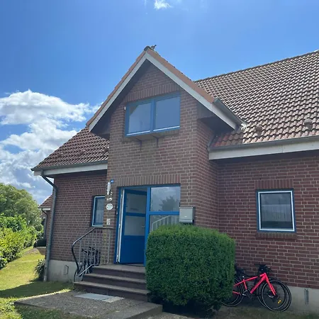 Ort Lemkenhafen Surfer Fehmarn